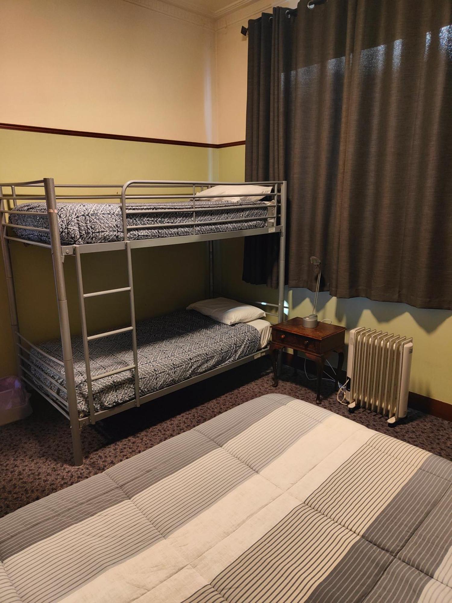 A Pousada Manor House Backpackers Dunedin Exterior foto